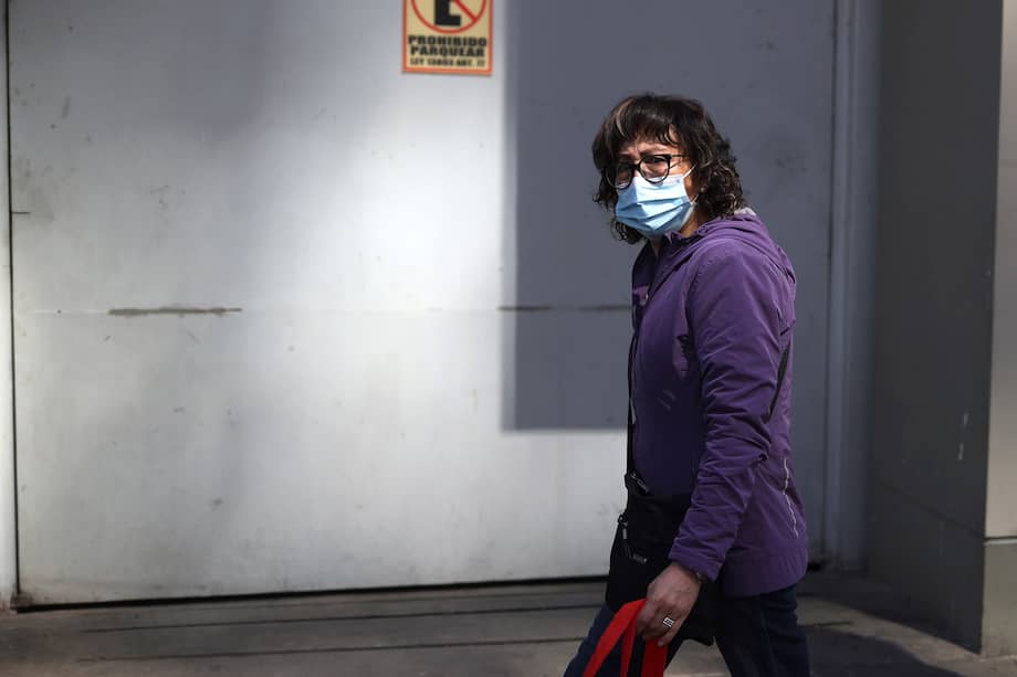 Los especialistas sugieren el lavado frecuente de manos y el uso de tapabocas, en caso de presentar síntomas respiratorios.