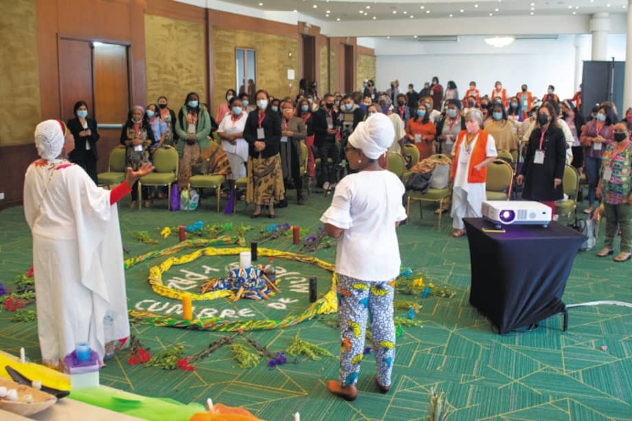 Las lideresas también pidieron incluir el enfoque de género en el manejo de las manifestaciones en la ciudad. / Cortesía Cumbre Mujeres y Paz