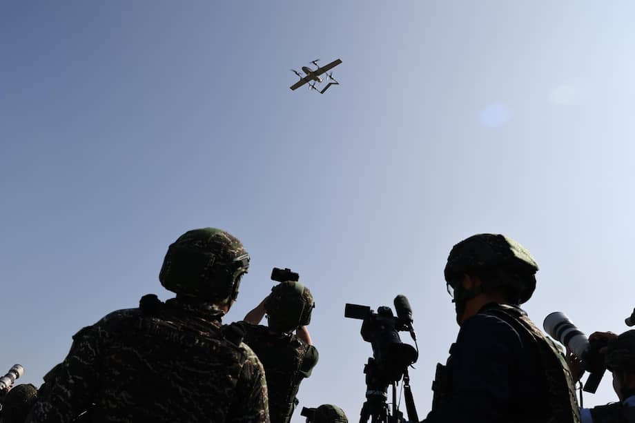 Imagen de referencia. Un dron de vigilancia terrestre de la Armada de Taiwán sobrevuela durante la preparación para el combate militar de Taiwán