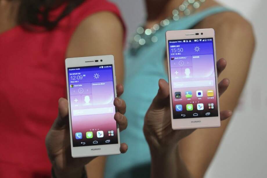 Huawei presume de "selfie" en su nuevo teléfono de gama alta, el Ascend P7