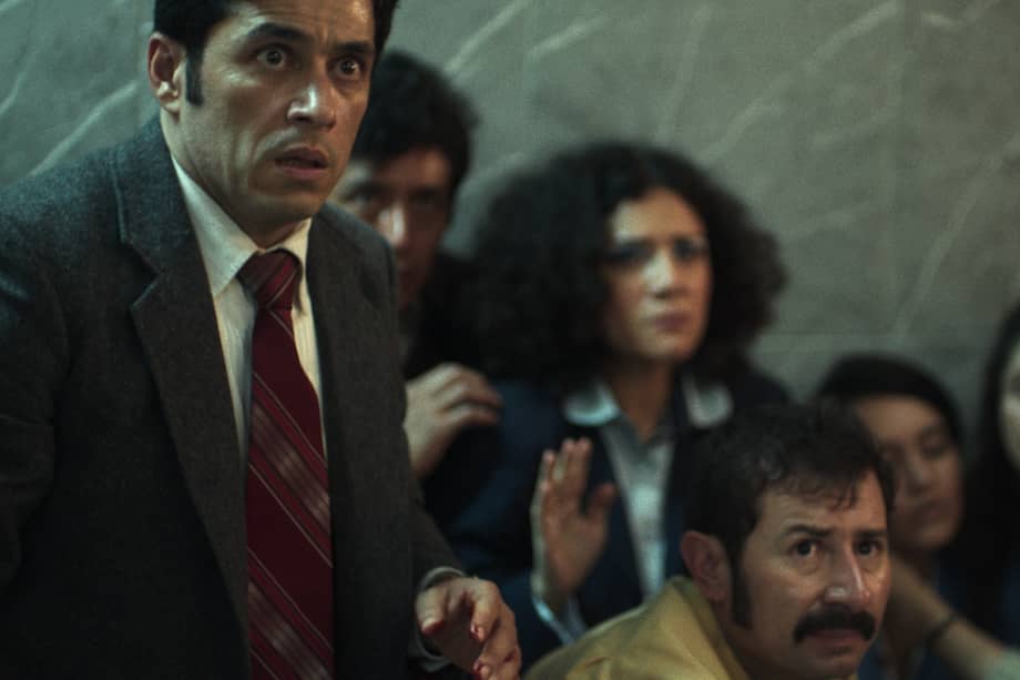 Santiago Alarcón interpreta al magistrado Manuel Gaona Cruz en Noviembre, película inspirada en la toma del Palacio de Justicia.