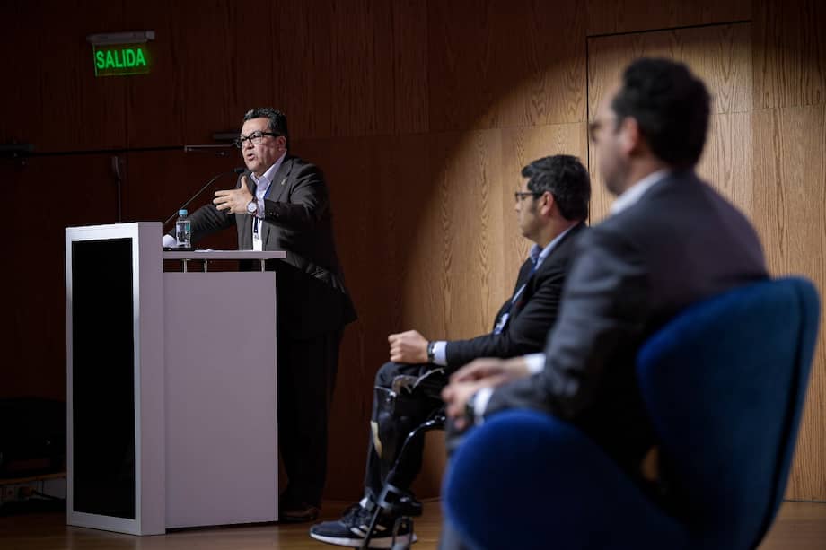 Jaime Dussán, presidente de Colpensiones; Iván Daniel Jaramillo, viceministro de Empleo y Pensiones, y Andrés Velasco, presidente de Asofondos, durante el Foro Pensional.