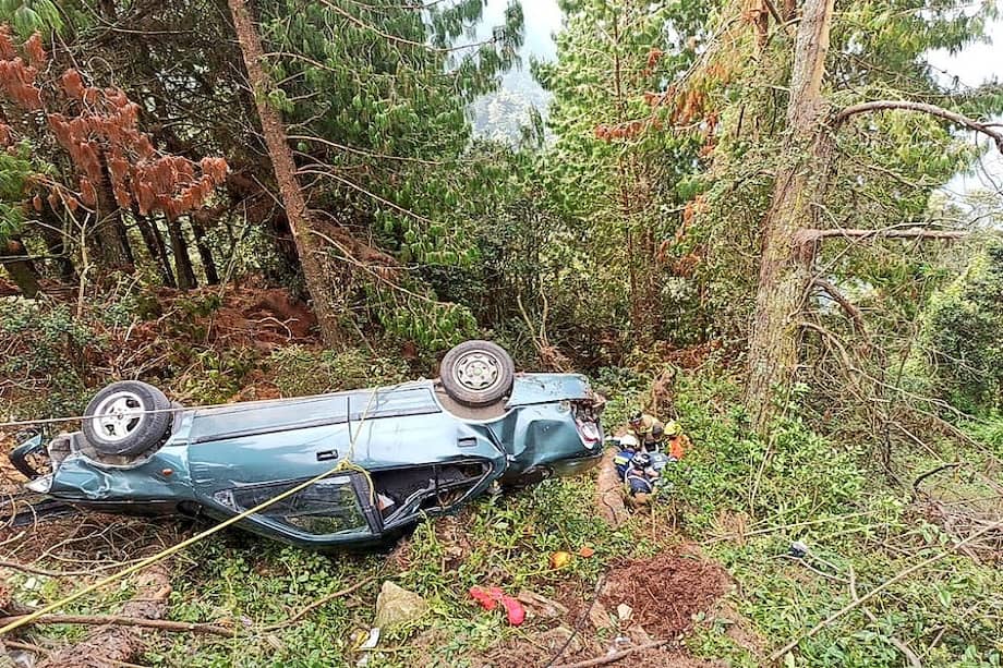 Imagen de referencia. Una familia, de 8 integrantes, cayó por un barranco en la vereda La Antigua, en el municipio de San Joaquín, Santander.