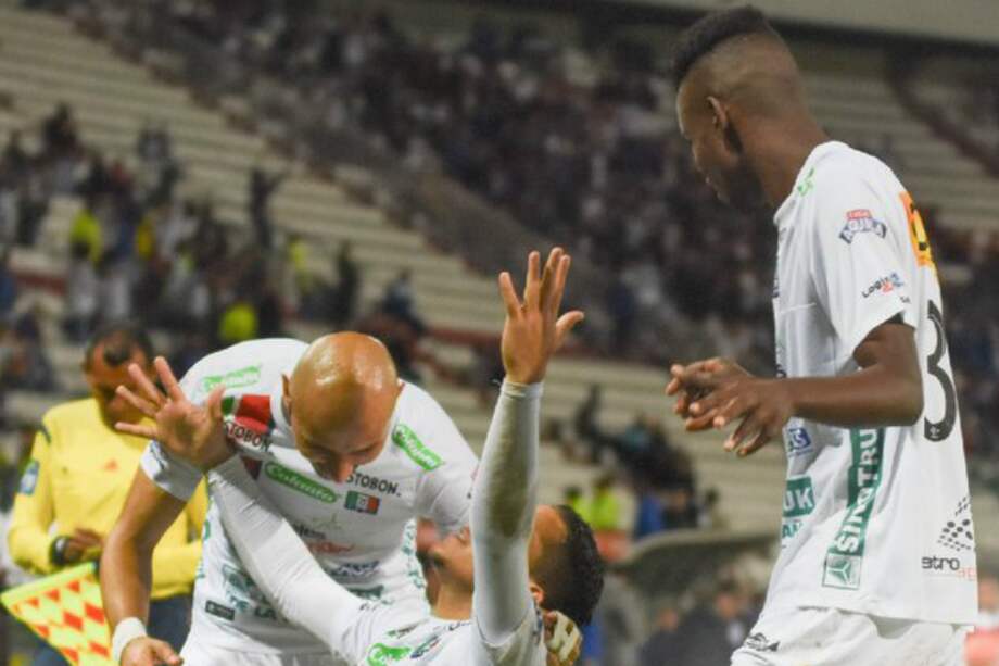 Luis Sinisterra y Elkin Blanco anotaron en el triunfo del equipo blanco. / @oncecaldas