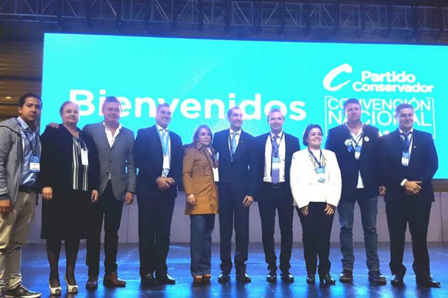 Los nuevos miembros del Directorio Conservador, finalmente, fichas de los actuales parlamentarios.