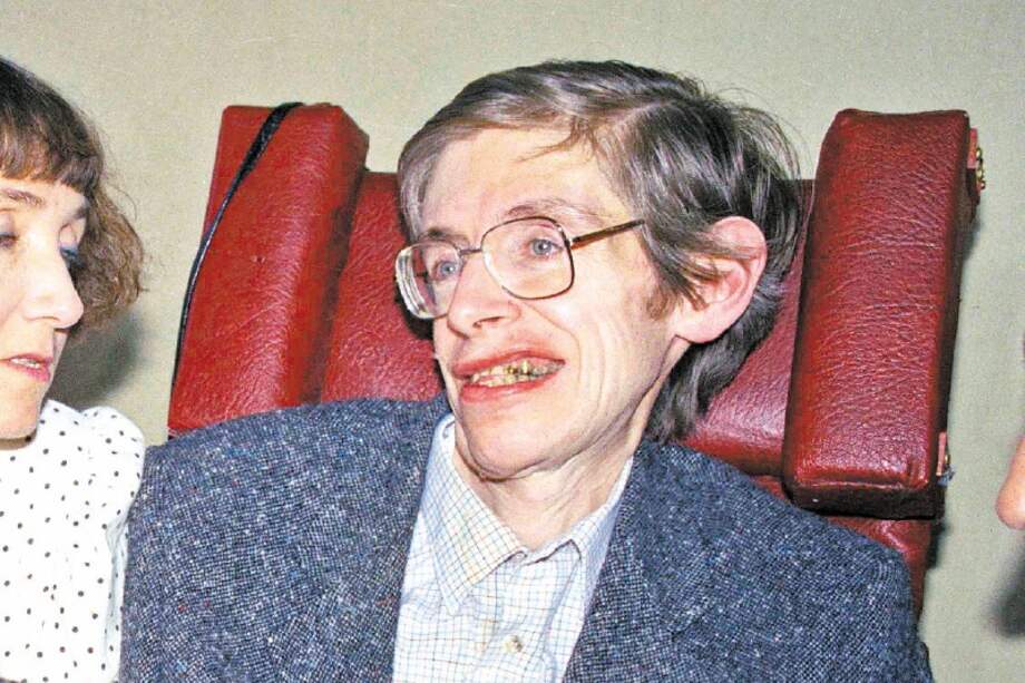 Hawking publicó algo más de doscientos trabajos. / AP