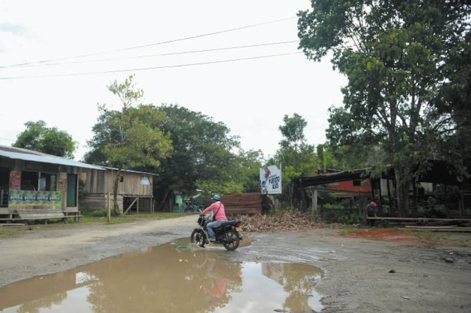 Obras por más de $273.000 millones ha entregado Ecopetrol para beneficiar a los habitantes de municipios afectados por grupos al margen e la ley.