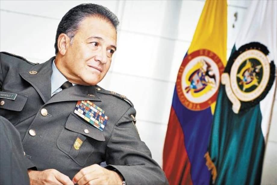 Acusan al general (r) Óscar Naranjo de promover grupos paramilitares en México