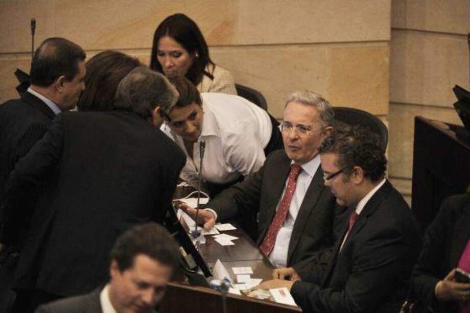 La verdad tras el fallido debate contra Uribe por paramilitarismo