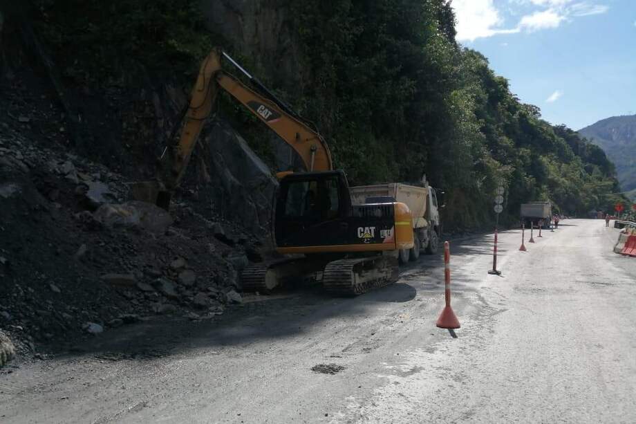 Labores de limpieza en la vía el pasado 11 de septiembre. / Coviandes.