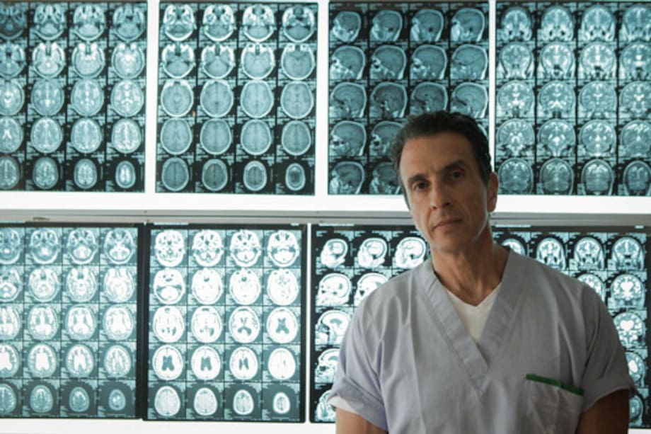 Fernando Hakim, tras los códigos del cerebro humano