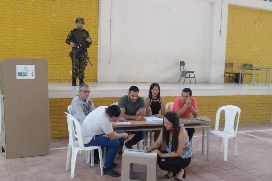 Mesa de votación en el corregimiento de San Pablo, Teorama, Norte de Santander. / Extraído de Twitter @FuerzasMilCol