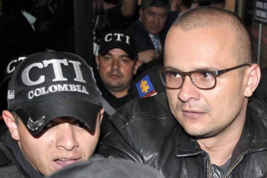 Uribistas dicen que con el 'hacker' quieren criminalizar al Centro Democrático