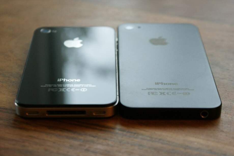 Iphone 5 a la izquierda.