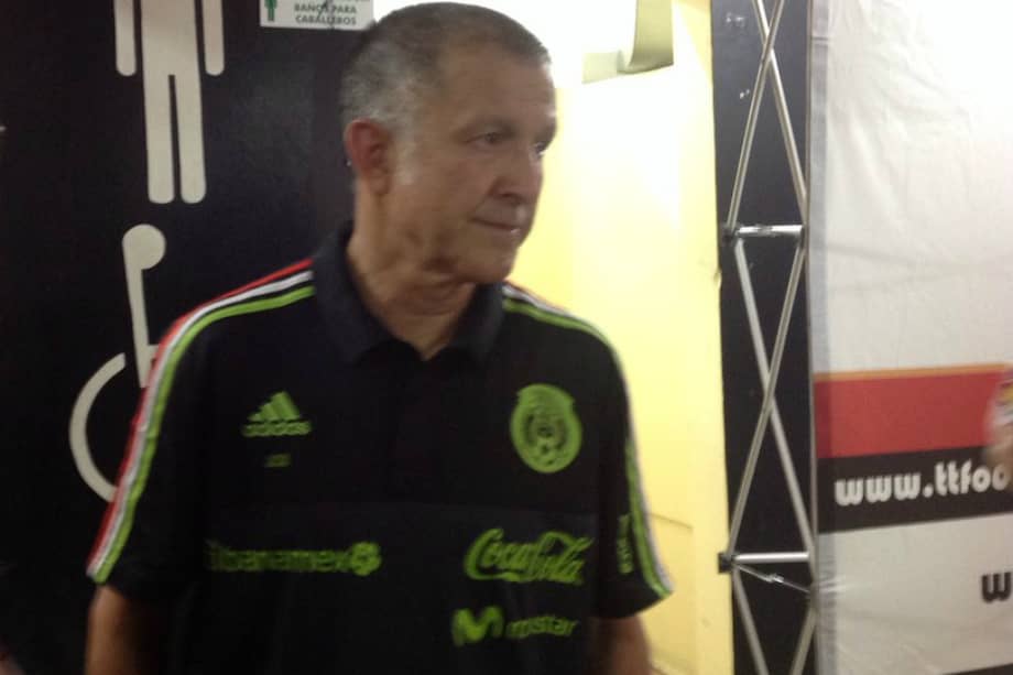 Juan Carlos Osorio cumplió una promesa y tras la victoria de México se rapó