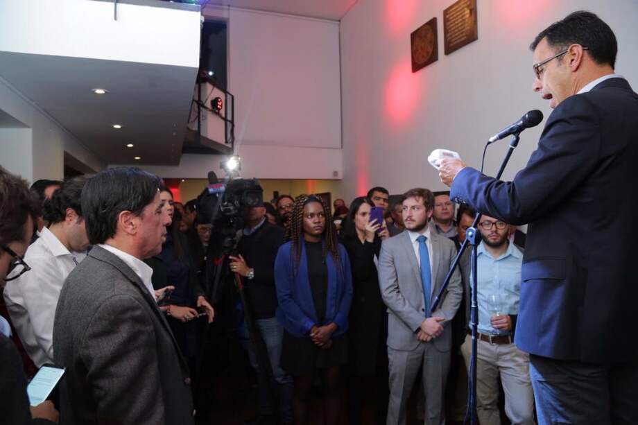 Guillermo Rivera y Juan Fernando Cristo, ambos exministros de Santos, son algunos de los líderes del nuevo movimiento 'En Marcha'.