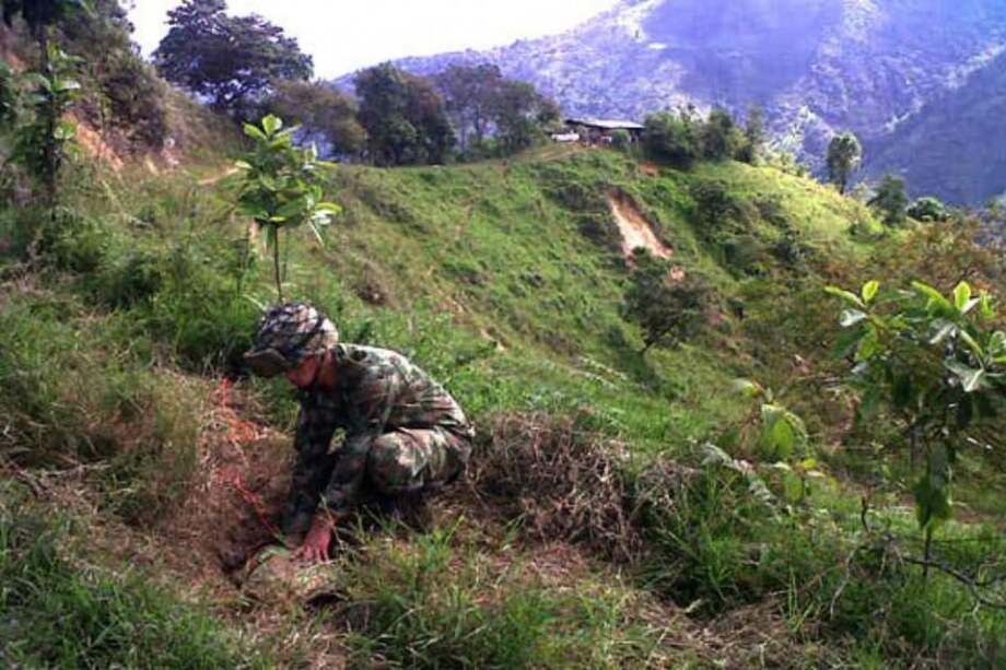 Hallan cinco explosivos y una rampa para lanzar cilindros bomba en el Catatumbo
