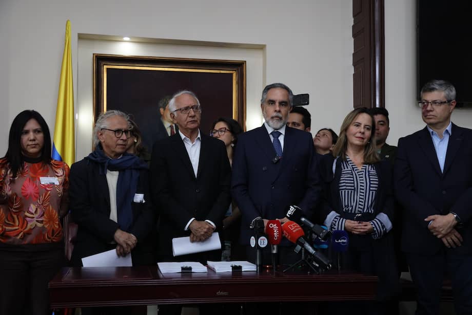 El Gobierno de Gustavo Petro radicó la ley de competencias este lunes.