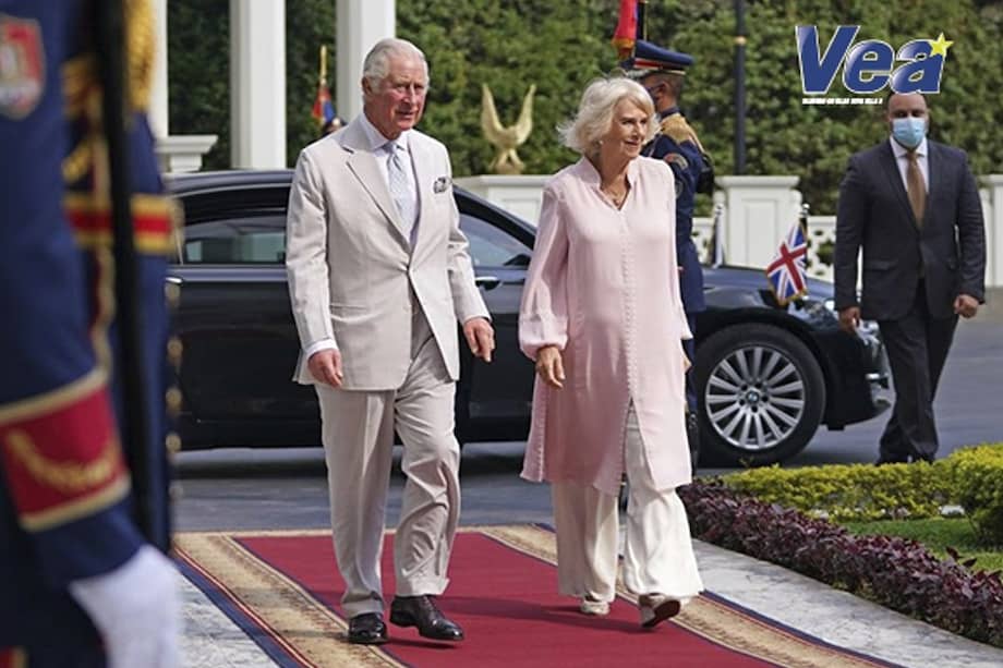 El Príncipe Carlos y Camila Parker en la portada de la revista Vea.
