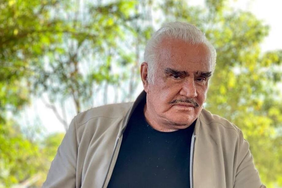 Afortunadamente, Vicente Fernández ya salió de terapia intensiva.