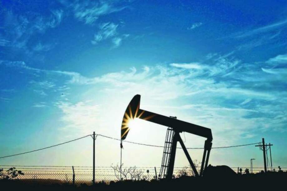 OPEP busca un nuevo acuerdo petrolero a pesar de tensiones geopolíticas