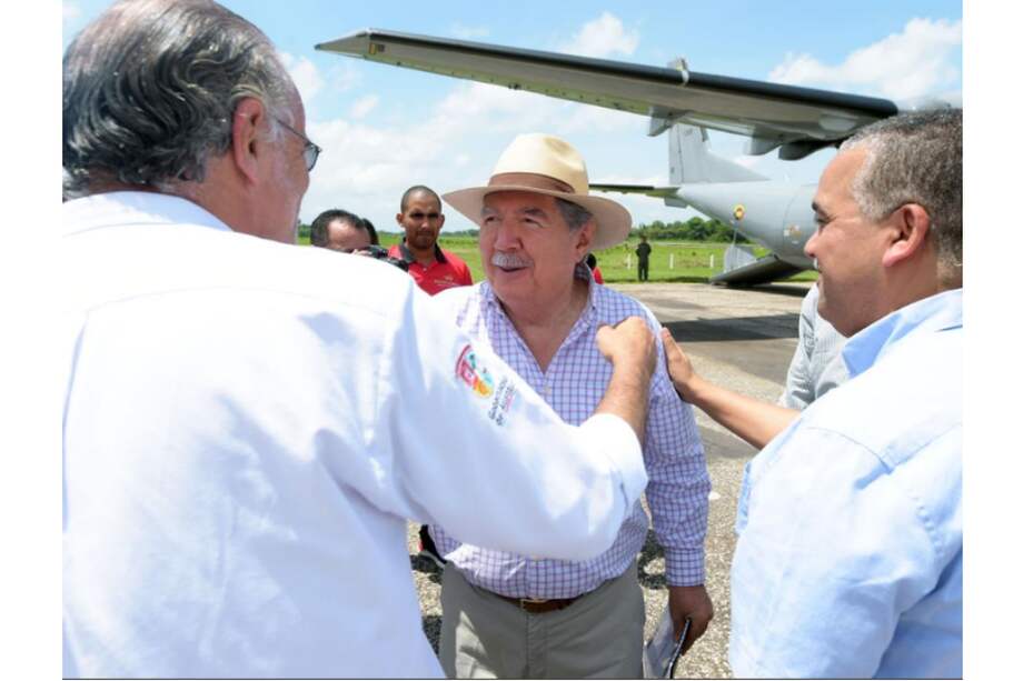 Guillermo Botero, ministro de Defensa; y Eduardo Verano, gobernador del Atlántico. / Twitter @veranodelarosa