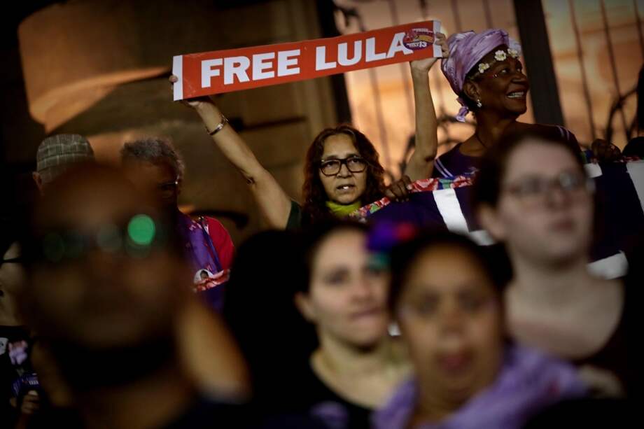 Simpatizantes de Lula reclaman su libertad. / EFE
