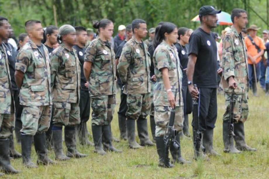 De acuerdo a expertos, el bombardeo del Ejército en contra de un campamento en el que había menores de edad es una violación al DIH. / Archivo