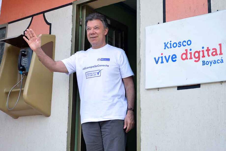 El presidente Santos, ayer en la entrega del quiosco Vive Digital en Sora, Boyacá. / Presidencia