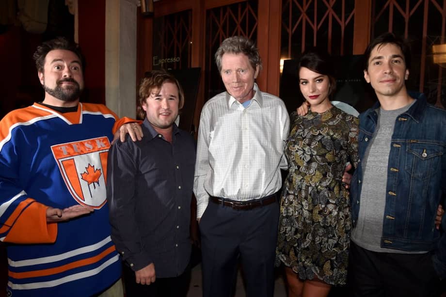 El director Kevin Smith posa con los actores Haley Joel Osment, Michael Parks, Génesis Rodríguez y Justin Long.