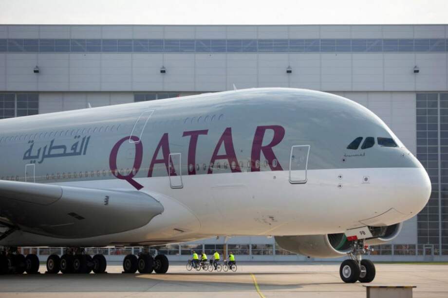 Qatar Airways niega que sus azafatas tengan que pedir permiso para casarse