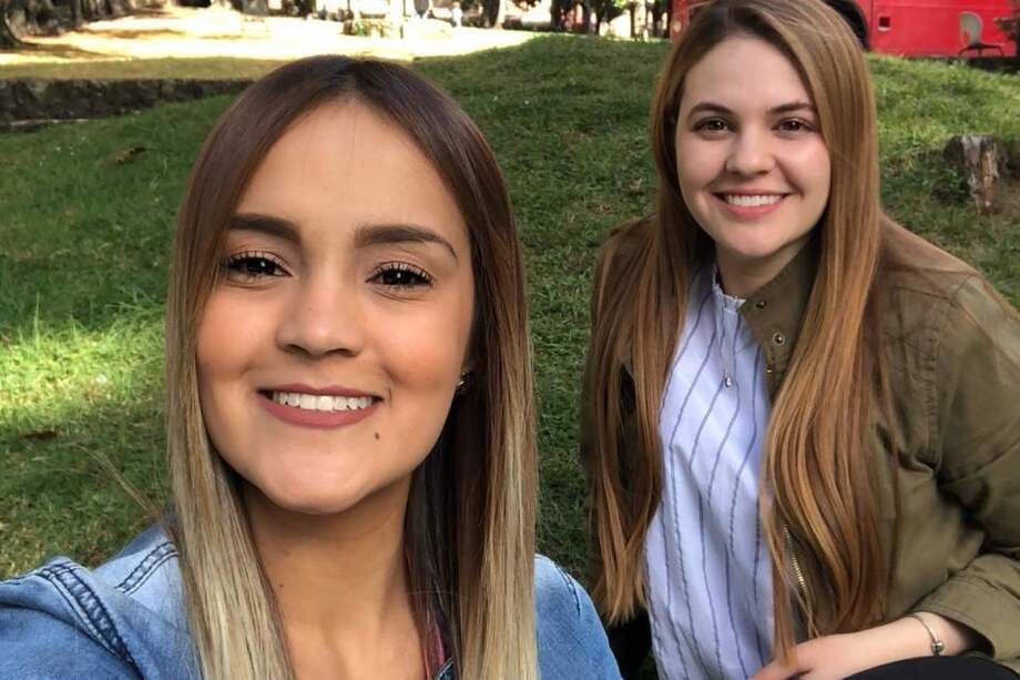 Creadoras de la marca de sandalias amigables con el medio ambiente Carolina Bernal Shoes.