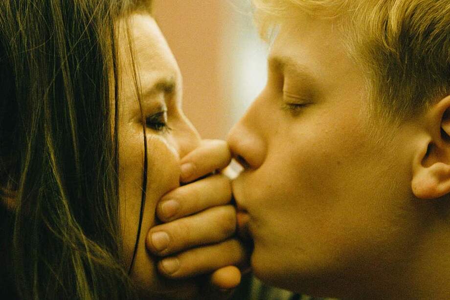 Fotograma de “Mommy” (2014). Anne Doval (Die) y Antoine-Oliver Pilon (Steve). /Babilla Cine, distribuidora