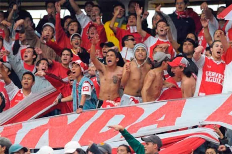 Hinchas de Santa Fe protagonizaron más de 200 riñas en Bogotá
