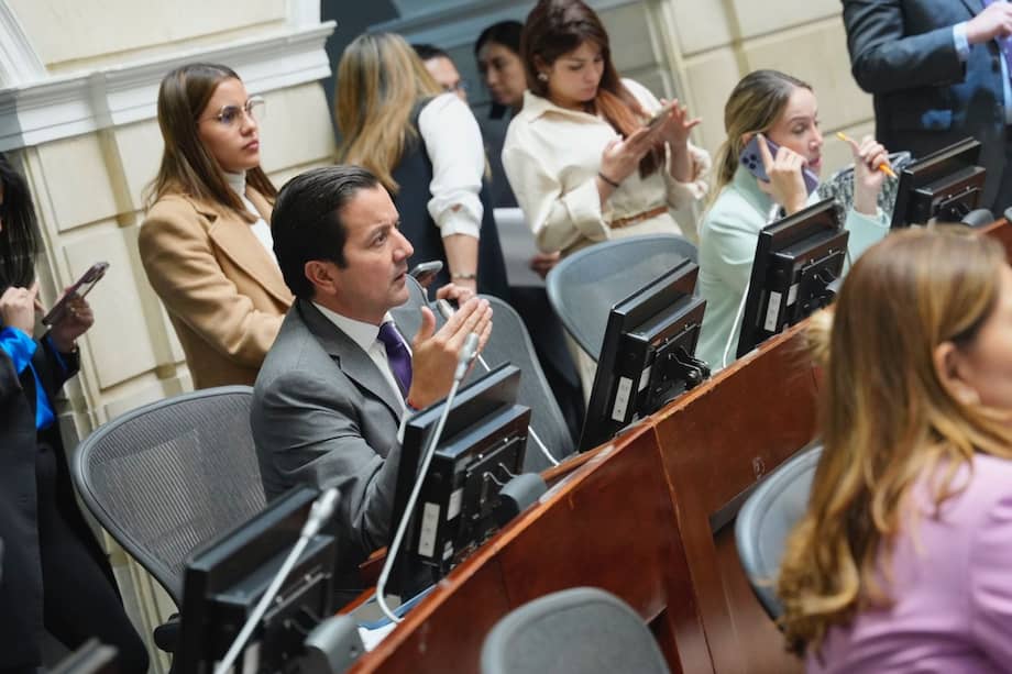 David Luna, senador de Cambio Radical, le envió una solicitud a la Presidencia.