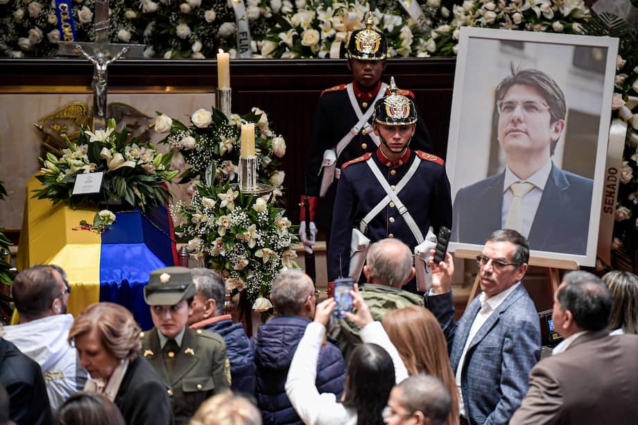 Nueve personas han sido judicializadas hasta el momento por el asesinato de Miguel Uribe Turbay. La pregunta que aún no se ha despejado del todo es la de quién ordenó el crimen.