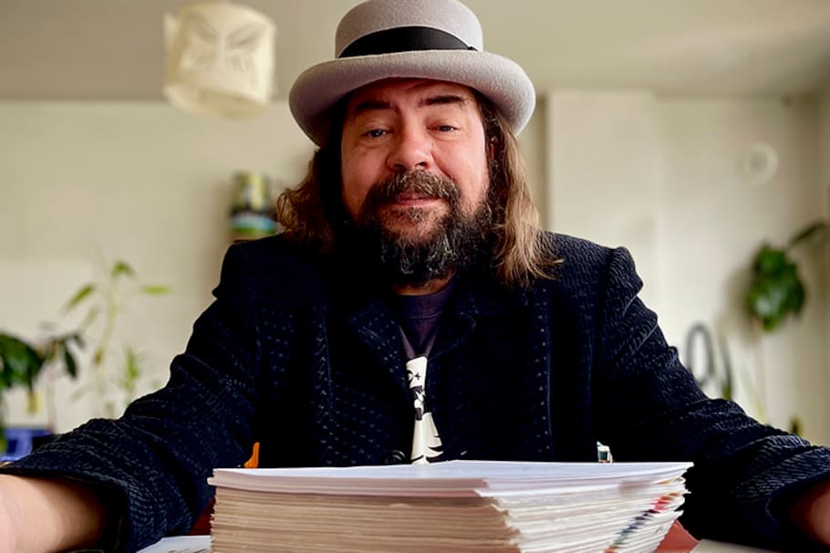 ¿No sabes vender tu guion? Famoso escritor de cine y TV te enseña cómo