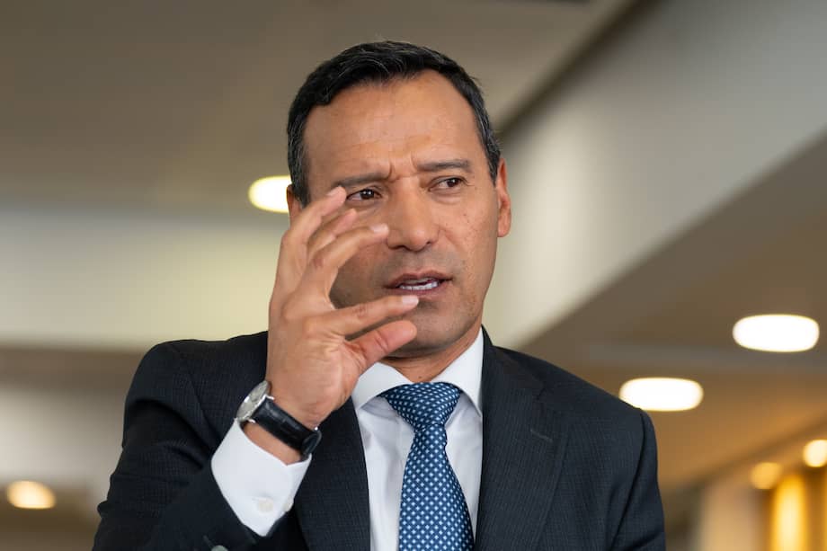 El ministro de Defensa, Pedro Sánchez, señaló que, aunque los ataques terroristas se redujeron en el país, los recientes atentados del fin de semana cambiaron “todo el panorama”.