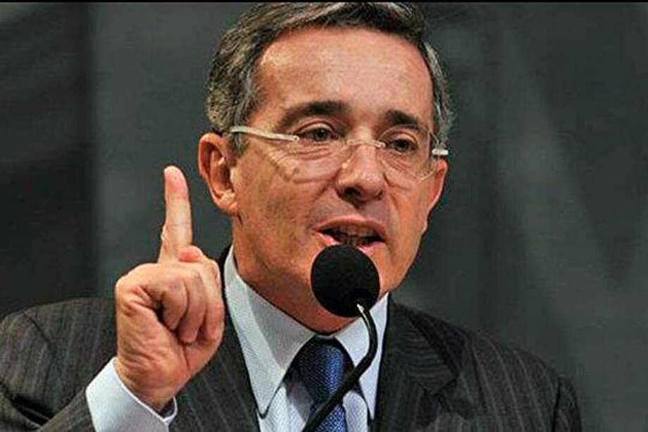Uribe sería declarado persona no grata en Venezuela