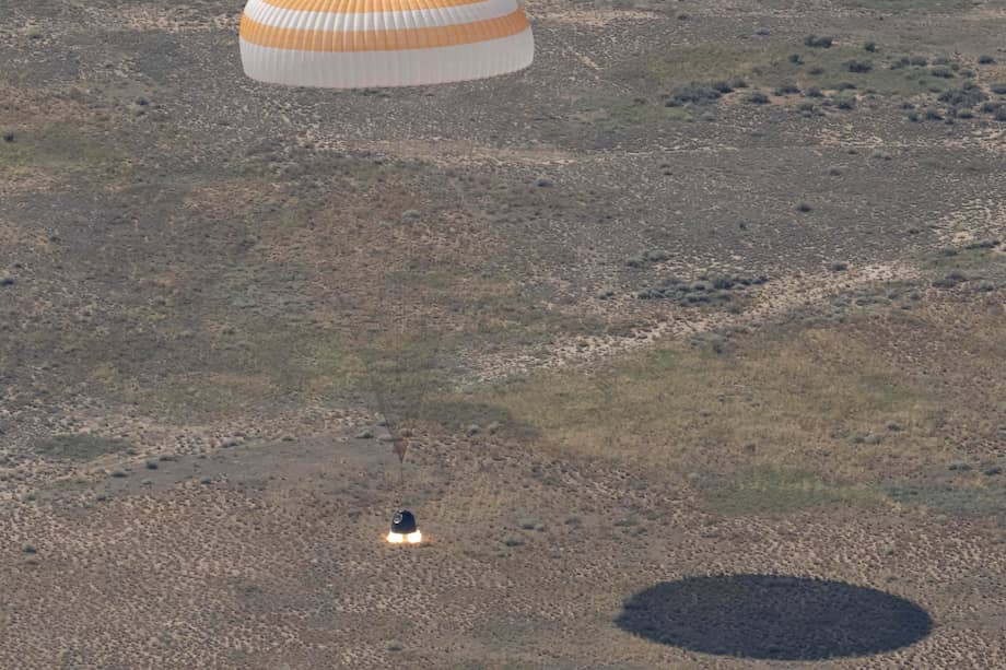 La nave espacial Soyuz MS-28 aterrizó durante la mañana de hoy cerca de Zhezkazgan, Kazajistán.