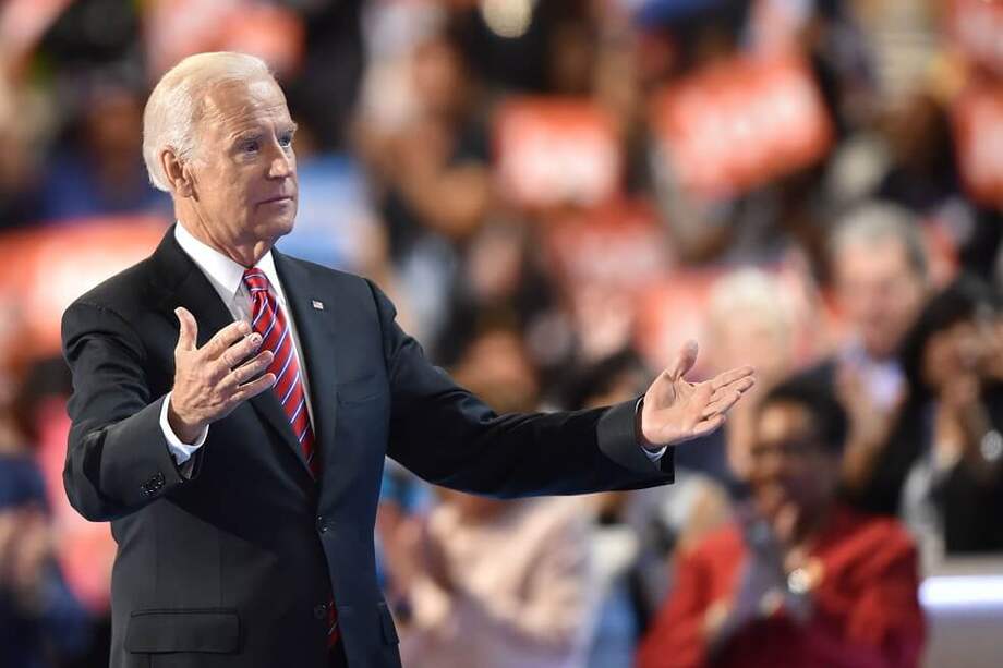 Joe Biden, exvicepresidente de Estados Unidos durante el periodo de Barack Obama, y posible candidato presidencial para 2020 es acusado por varias mujeres de comportamientos inapropiados. / AFP