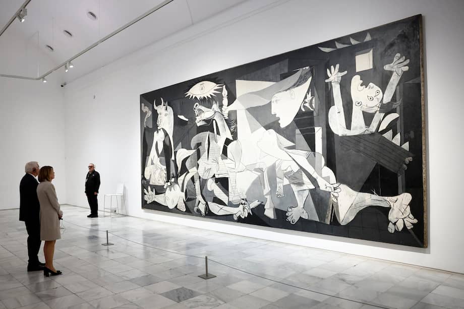 Según este relato, las mujeres portaban una bandera israelí y un collar con la estrella de David, e iban acompañadas de una española que lo grabó en video.