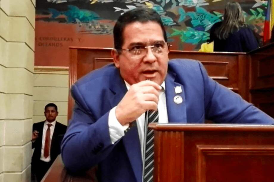 El representante a la Cámara, Gustavo Londoño García, está en medio de un escándalo que debería cobrar responsabilidades políticas. / Foto: Tomada de Twitter