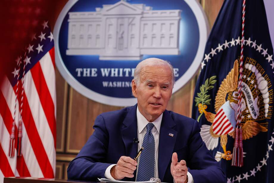 El presidente estadounidense, Joe Biden, advirtió que habrá “consecuencias” por la decisión de la OPEP de reducir la producción de crudo, que podría favorecer a Rusia al sostener o impulsar los precios del petróleo.