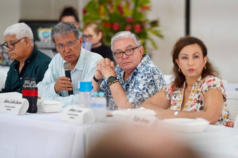 La delegación de Gobierno en los diálogos con el Estado Mayor Central está en cabeza de Camilo González Posso.