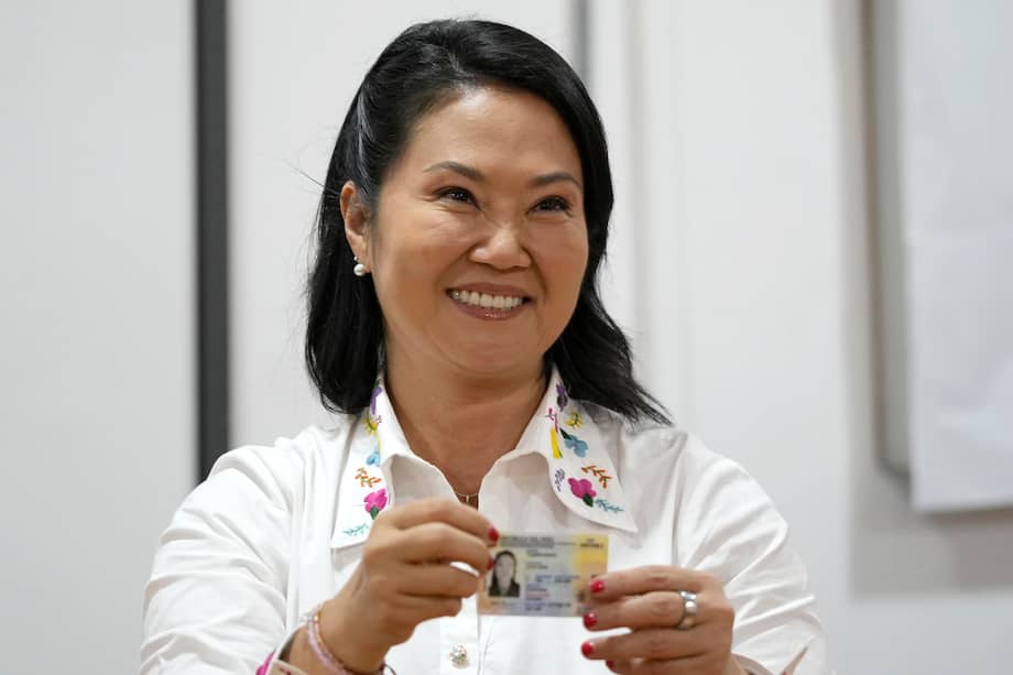 Keiko Fujimori insistió en que tiene “la gran responsabilidad de escuchar a ambos lados”, con referencia a sus votantes y a los de Roberto Sánchez, y que lo próximo que hará será nombrar los equipos de transferencia y armar el gabinete ministerial.