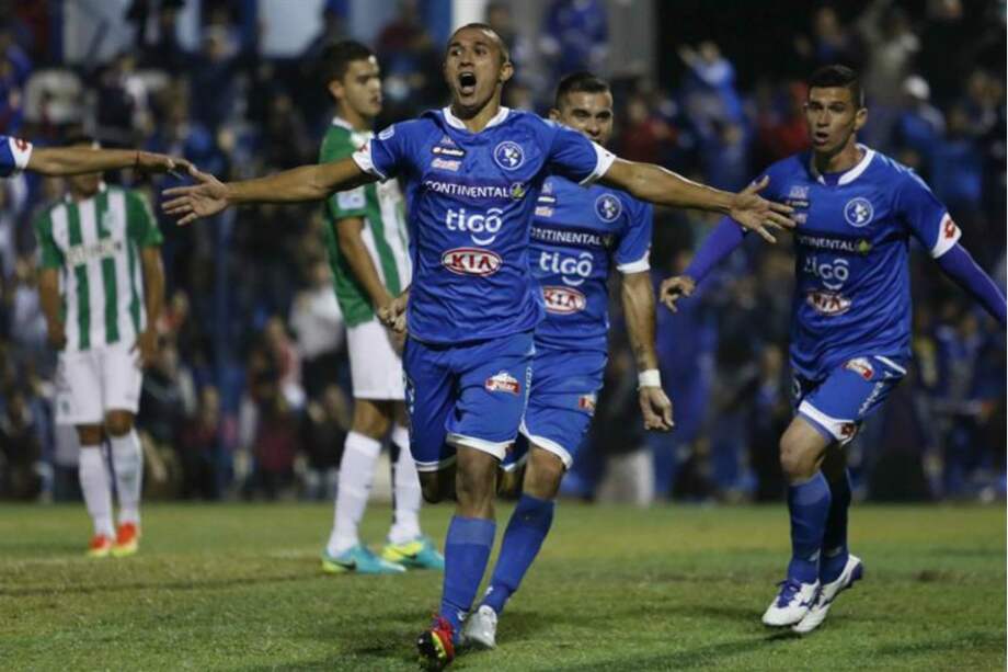 El gol del defensor Gustavo Velázquez llegó al minuto 89. / EFE