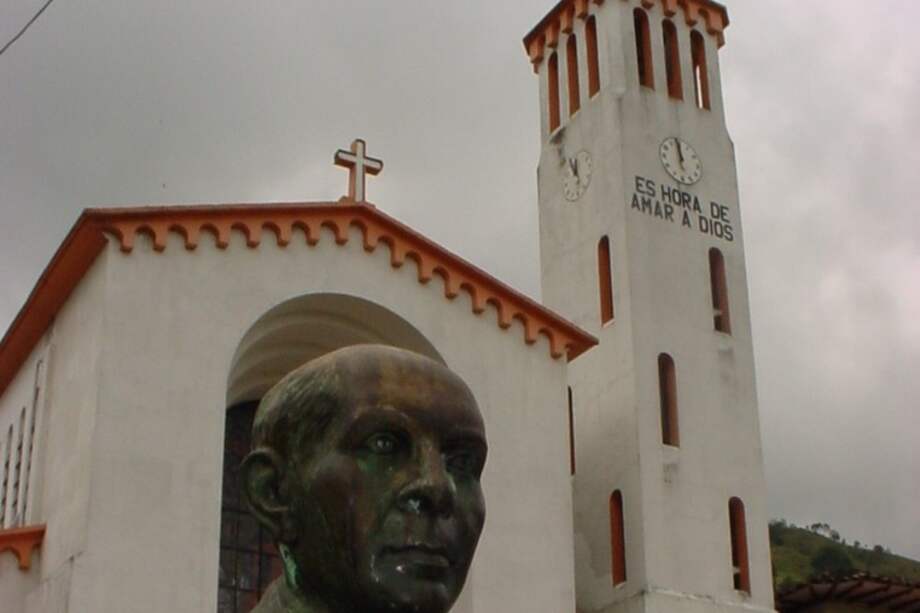 Las campanas de la iglesia de Pensilvania, Caldas, suenan cada hora.