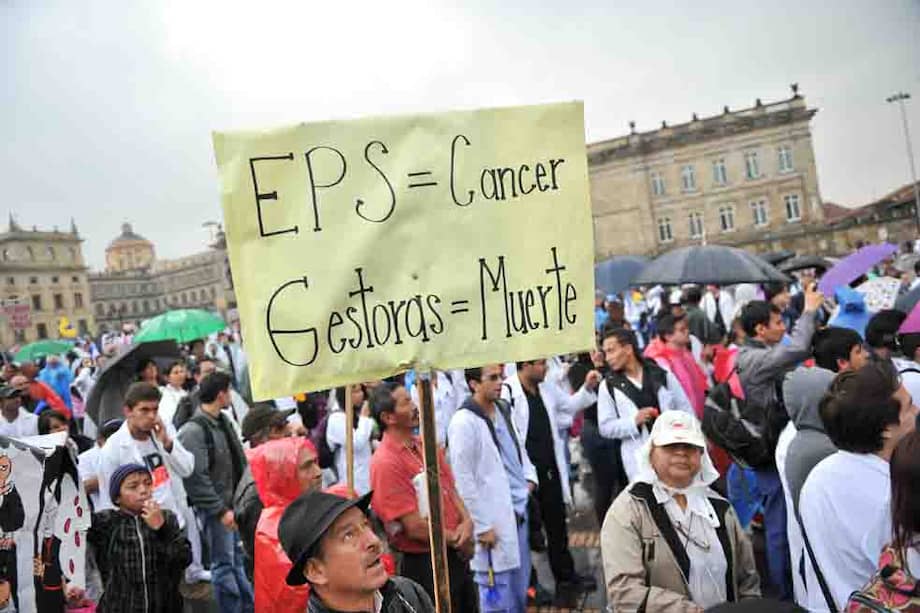 El gremio médico marchó ayer en Bogotá desde el Parque Nacional hasta la Plaza de Bolívar. / Fotos: Luis Ángel