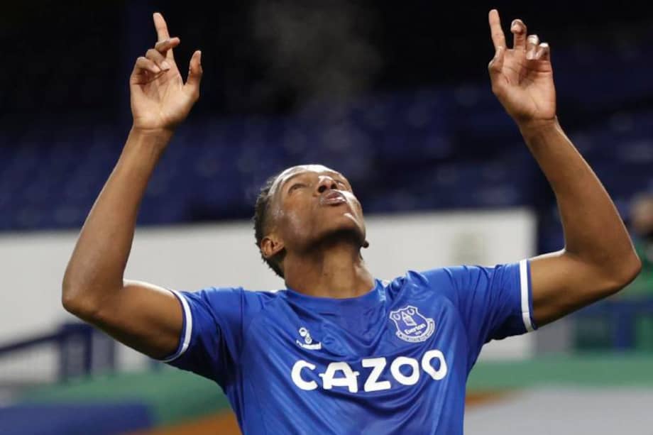 Yerry Mina marcó el gol de la victoria del Everton frente al Arsenal, en la Premier League. fue la quinta anotación del colombiano en Inglaterra.